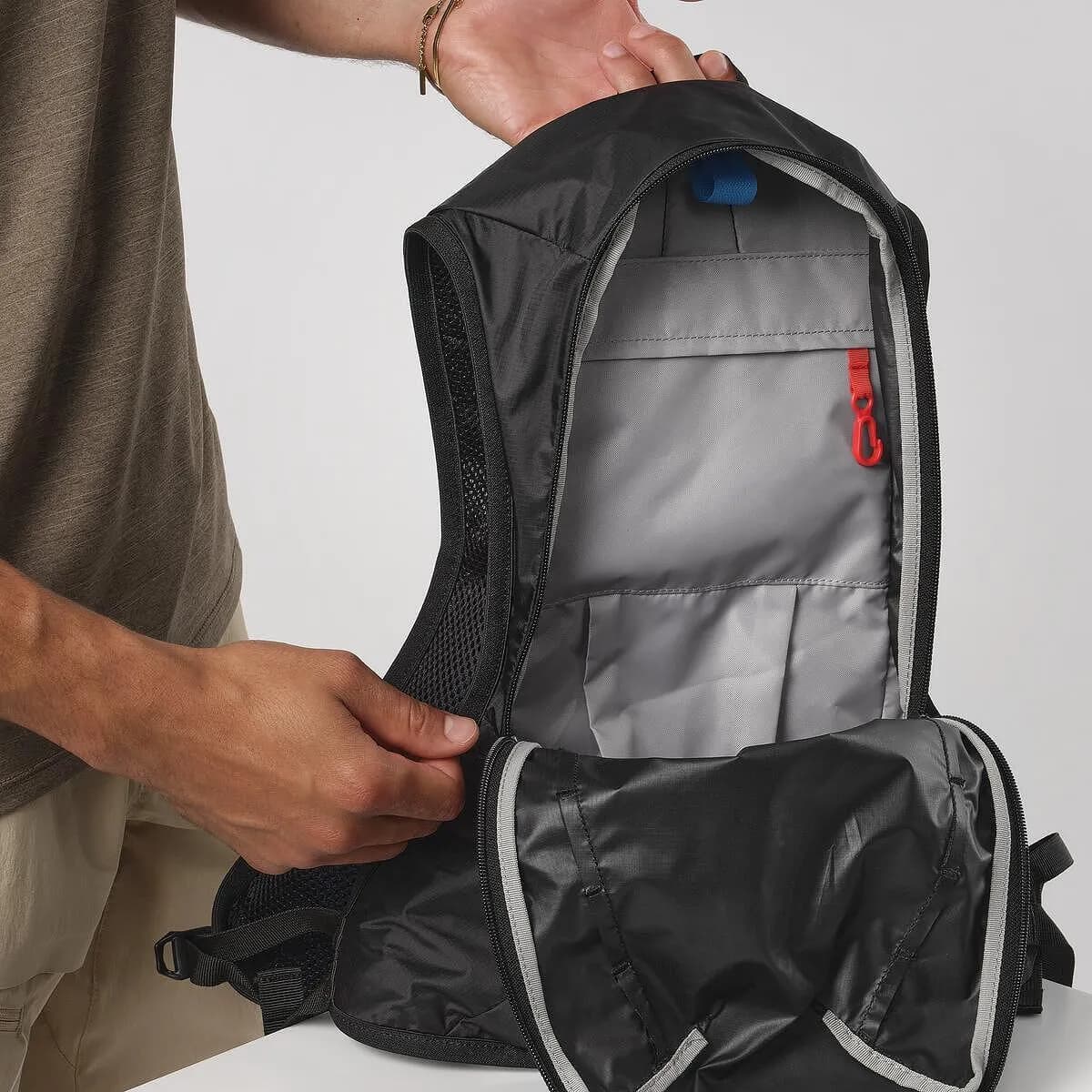 Раница за бягане Salomon CROSS 8 BLACK — снимка 3