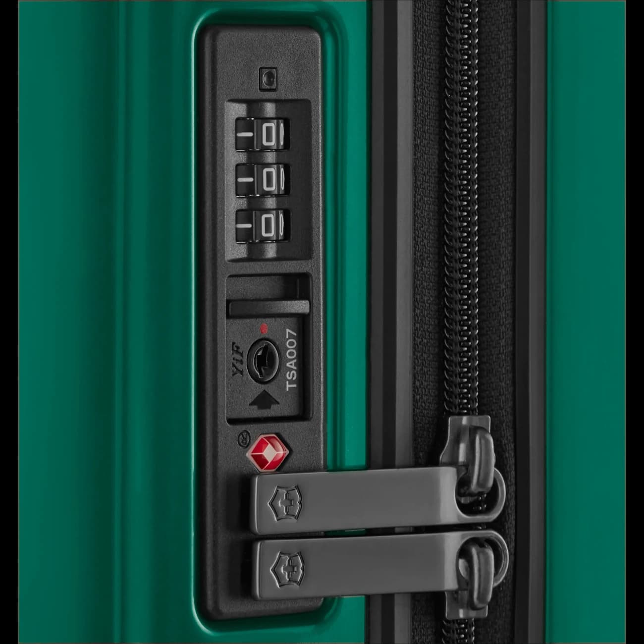 Куфар Victorinox Airox Frequent Flyer Hardside Carry-On Gr — снимка 5