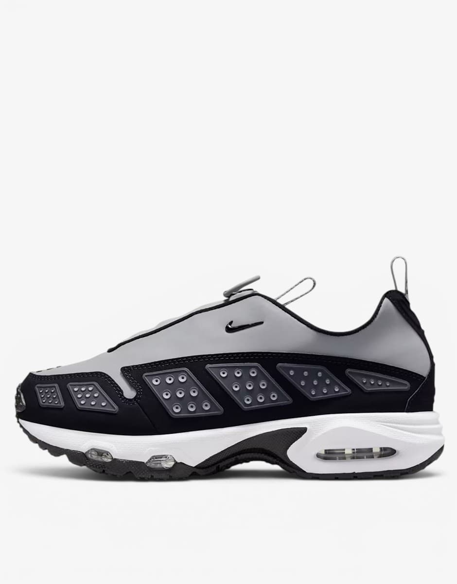NIKE Women's Air Max SNDR Gray