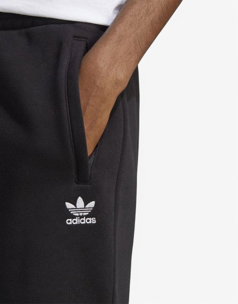 ADIDAS x Real Madrid Essentials Trefoil Shorts Black — снимка 4