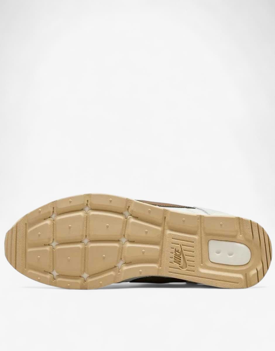 NIKE Venture Runner Shoes White — view 6