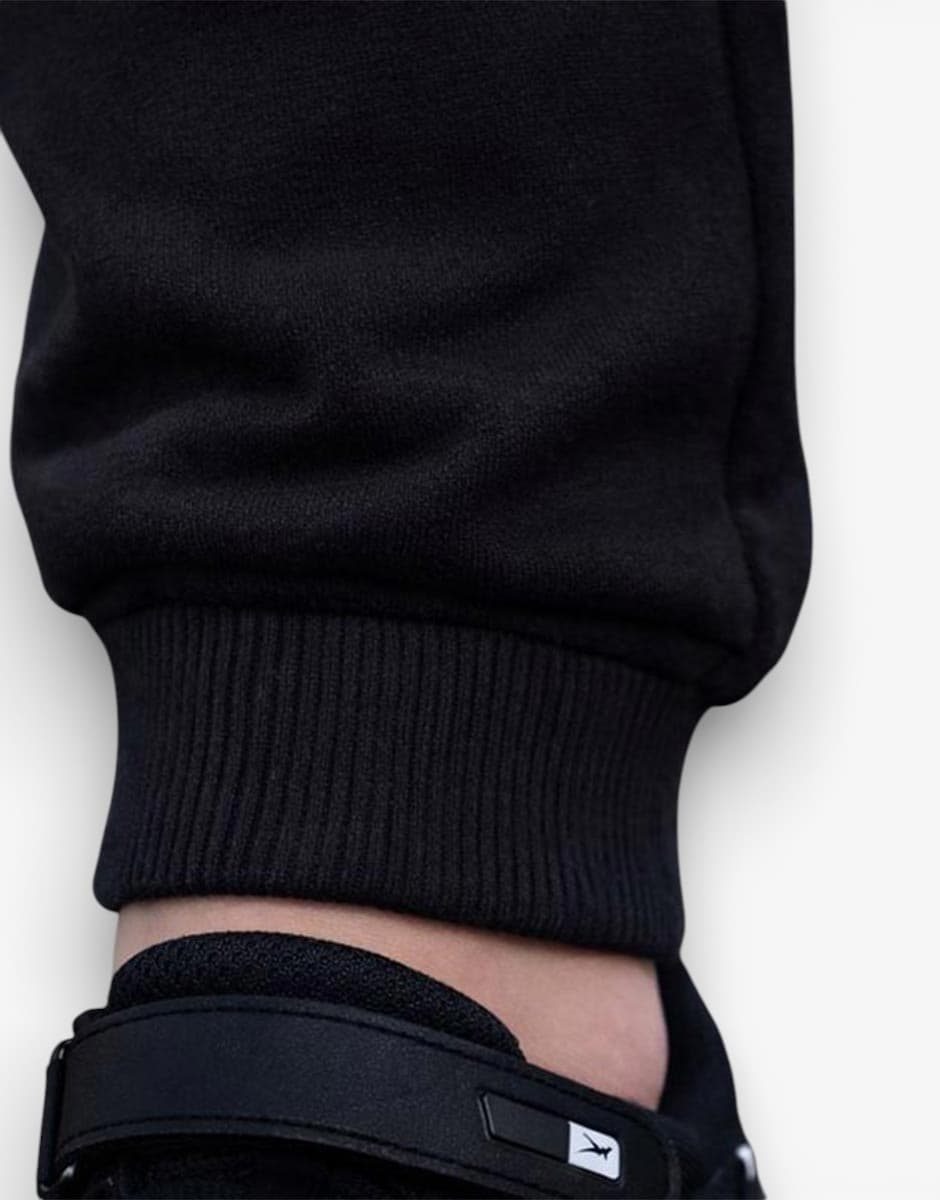 PUMA Essentials+ Mid 90's Fleece Sweatpants Black — снимка 4